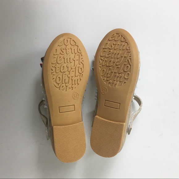 3/$20. Gold Princess Gem Toddler Shoes. 5T - Picture 4 of 8